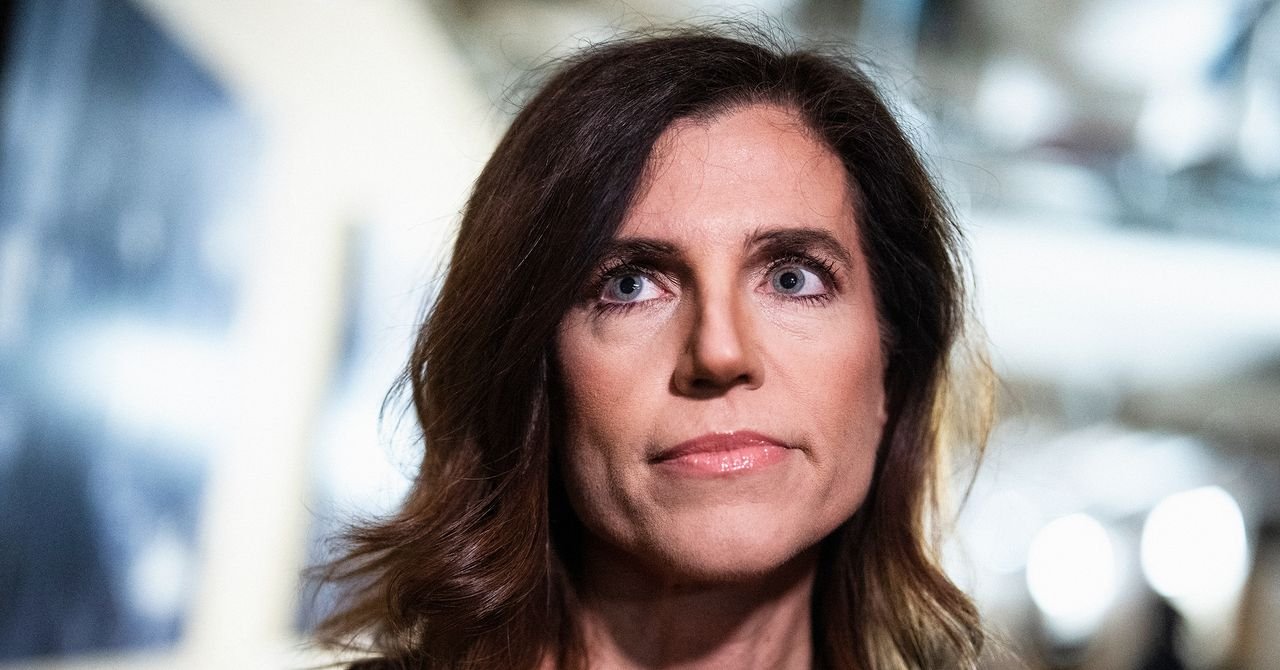 Nancy Mace amaldiçoa e repreende policiais confusos no colapso do aeroporto: relatório policial