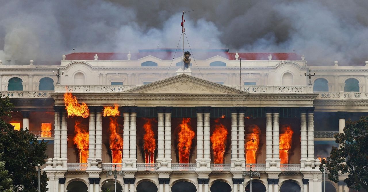 A história interna de como a Geração Z derrubou o líder do Nepal e escolheu um novo no Discord