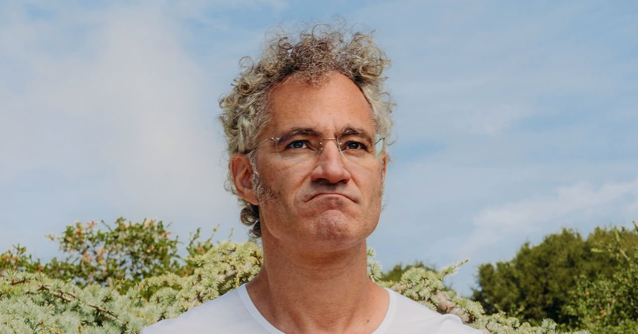 Alex Karp vai para a guerra