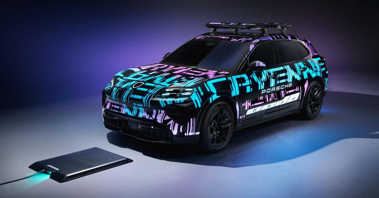 Carregamento sem fio de um Porsche Cayenne elétrico 2026