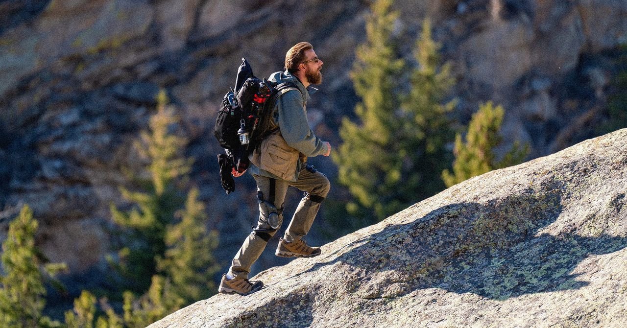 Colocamos exoesqueletos e corremos. Há um vencedor claro