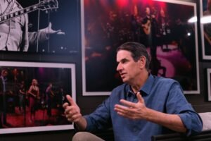 Bill Gurley diz que neste momento, a pior coisa que você pode fazer pela sua carreira é jogar pelo seguro