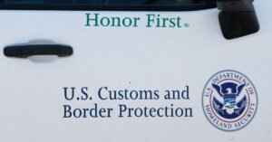 CBP assina acordo Clearview AI para usar reconhecimento facial para 'segmentação tática'
