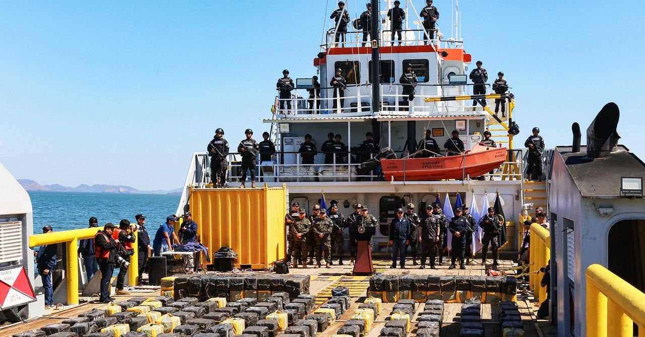 'Narco-Submarino' transportando 4 toneladas de cocaína capturadas pela Marinha do México
