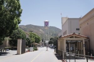 O que saber sobre a importante venda do Discovery da Warner Bros.