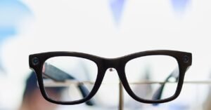 Meta é avisada de que óculos de reconhecimento facial armarão predadores sexuais