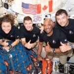 NASA Artemis II cai no Oceano Pacífico em pouso ‘perfeito’ para missão lunar