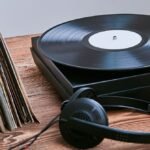 Onde comprar discos de vinil online (2026): Discogs, Bandcamp, Ebay