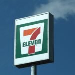 a photo of the 7-Eleven sign in Texas.