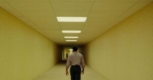 'Backrooms' leva você mais fundo no mito de terror mais estranho da Internet