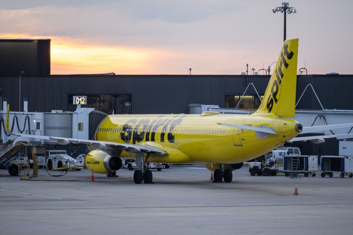 Vamos aceitar: um TikToker se reúne com promessas de comprar a Spirit Airlines após seu colapso abrupto no fim de semana