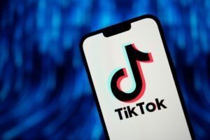 Funcionários federais podem baixar o TikTok em seus telefones comerciais novamente